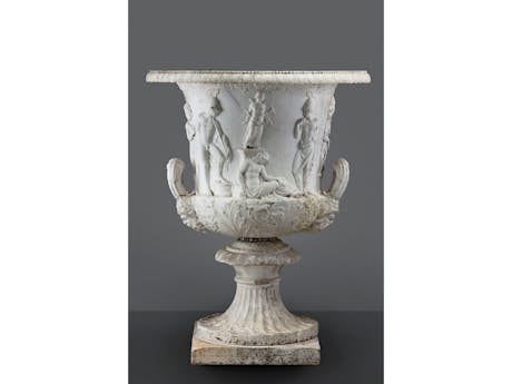 Große reliefierte Medici-Vase